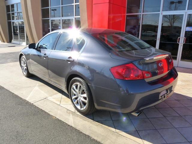 Infiniti G35 2007 photo 2