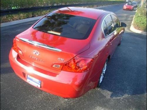 Infiniti G35 2007 photo 4
