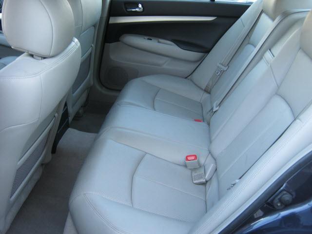 Infiniti G35 2007 photo 4