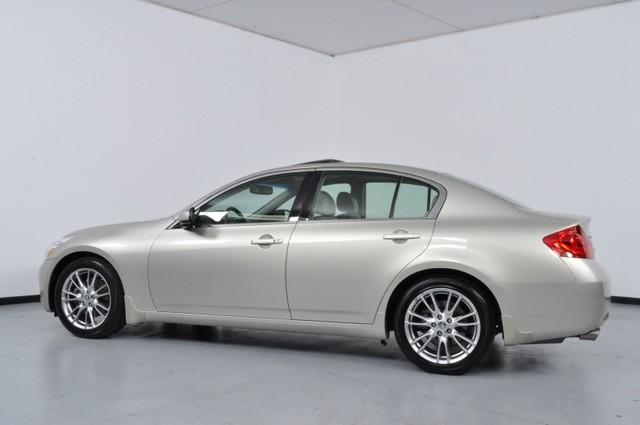 Infiniti G35 2007 photo 2