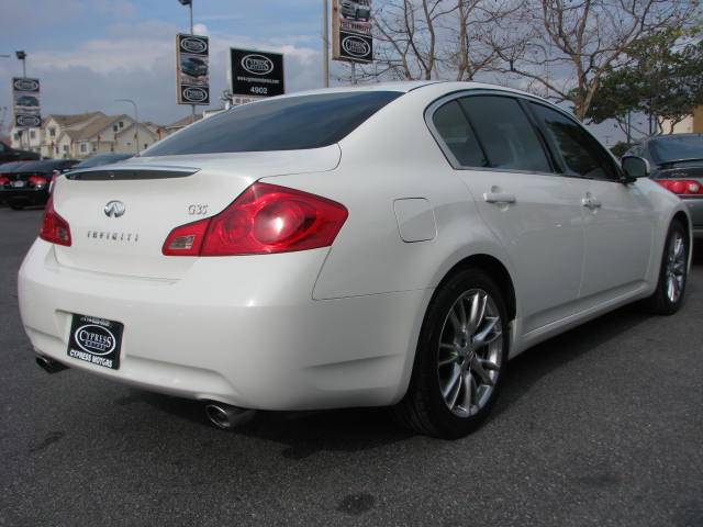 Infiniti G35 2007 photo 3
