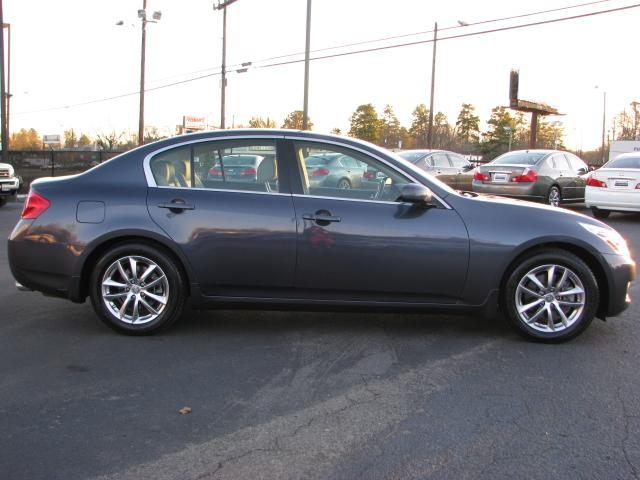 Infiniti G35 2007 photo 2