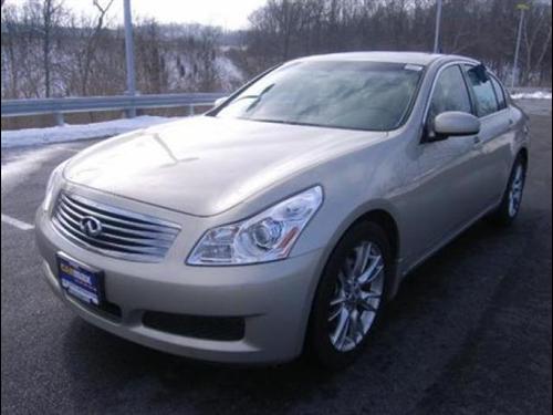 Infiniti G35 2007 photo 2