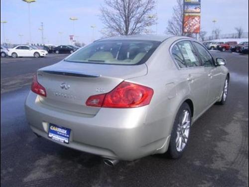 Infiniti G35 2007 photo 4