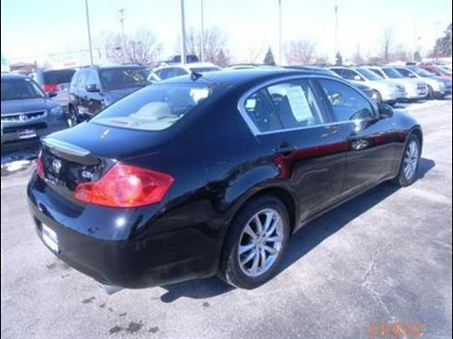 Infiniti G35 2007 photo 4