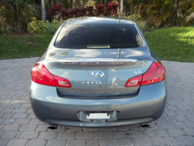 Infiniti G35 2007 photo 4