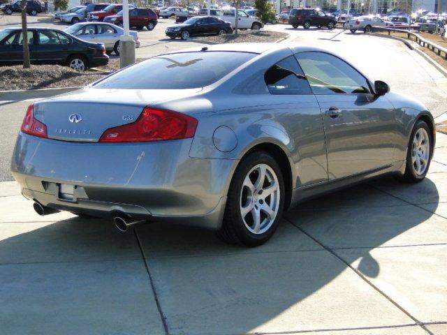 Infiniti G35 2007 photo 2