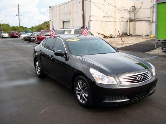 Infiniti G35 2007 photo 2