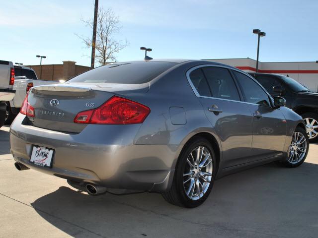 Infiniti G35 2007 photo 2