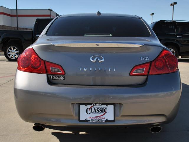 Infiniti G35 2007 photo 3