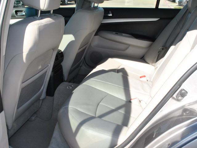 Infiniti G35 2007 photo 4