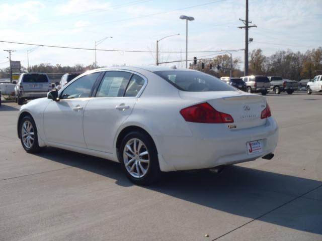 Infiniti G35 2007 photo 2