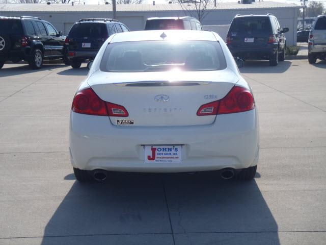 Infiniti G35 2007 photo 3