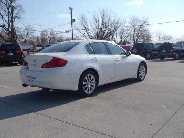 Infiniti G35 2007 photo 4