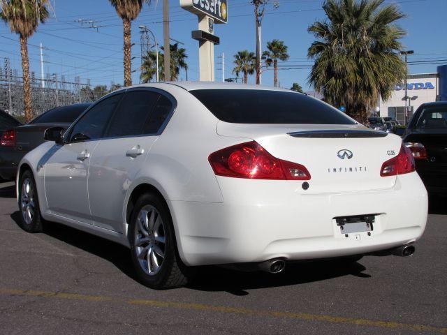 Infiniti G35 2007 photo 3