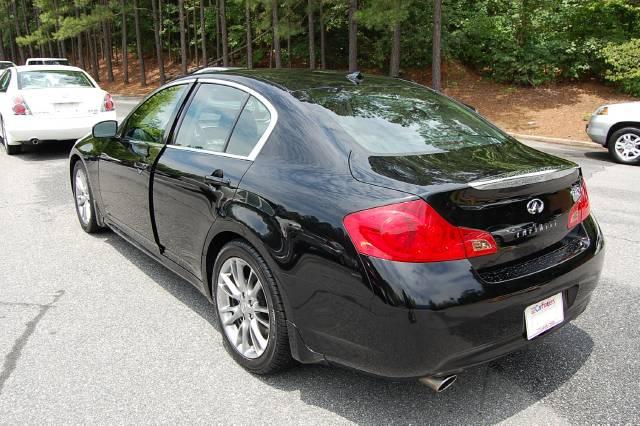 Infiniti G35 2007 photo 3