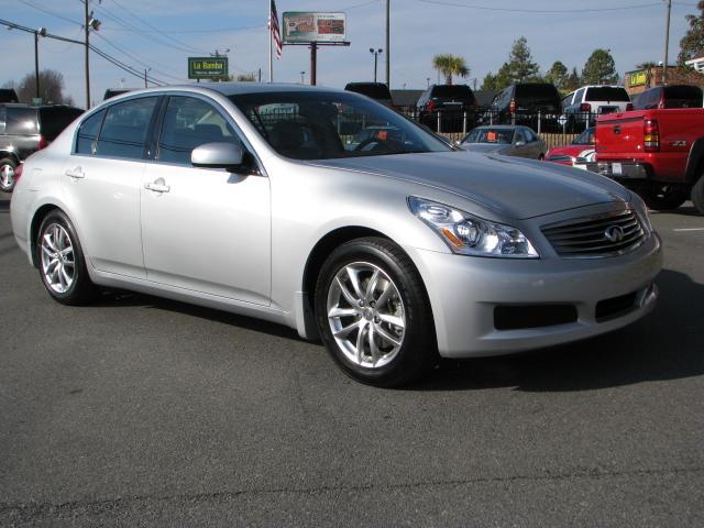 Infiniti G35 2007 photo 2