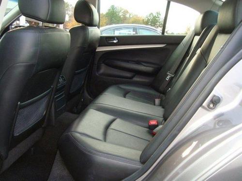 Infiniti G35 2007 photo 2
