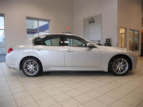 Infiniti G35 2007 photo 2