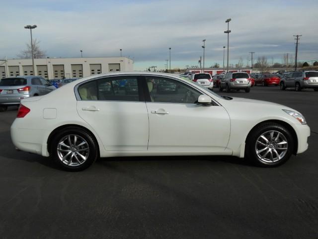 Infiniti G35 2007 photo 4