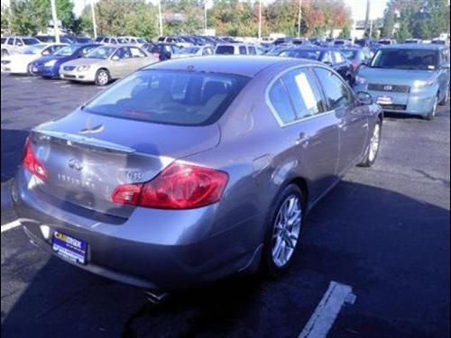 Infiniti G35 2007 photo 4