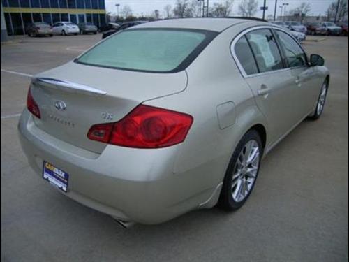 Infiniti G35 2007 photo 4