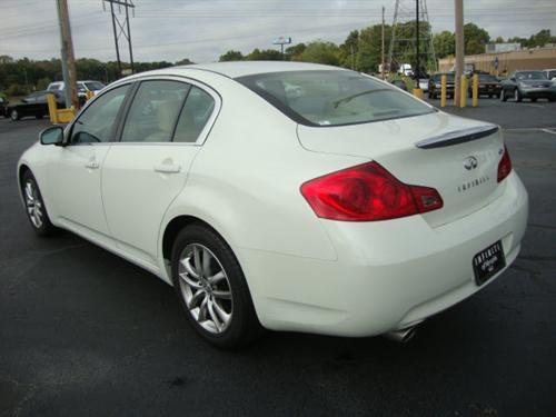 Infiniti G35 2007 photo 2