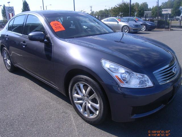 Infiniti G35 2007 photo 2