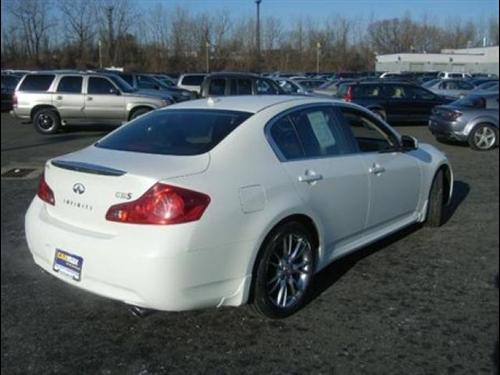 Infiniti G35 2007 photo 3