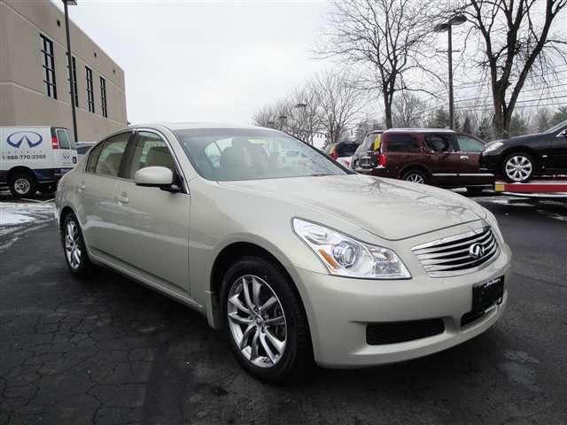 Infiniti G35 2007 photo 2