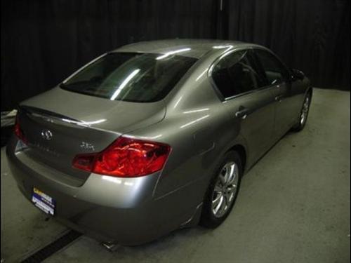Infiniti G35 2007 photo 3