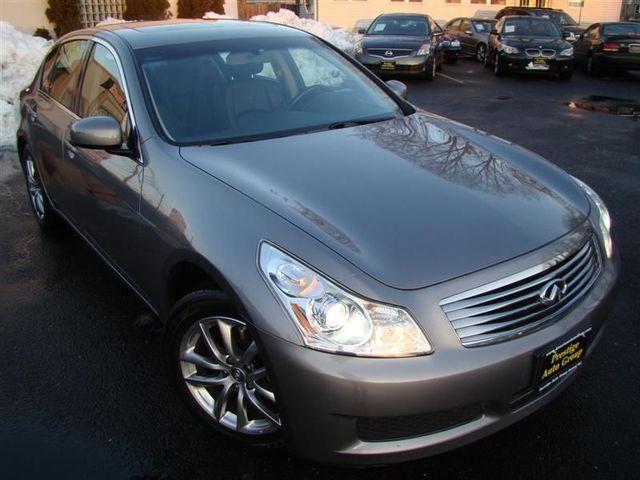 Infiniti G35 2007 photo 2