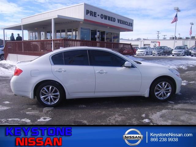 Infiniti G35 SL AWD SUV Sedan