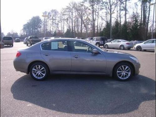Infiniti G35 2007 photo 3