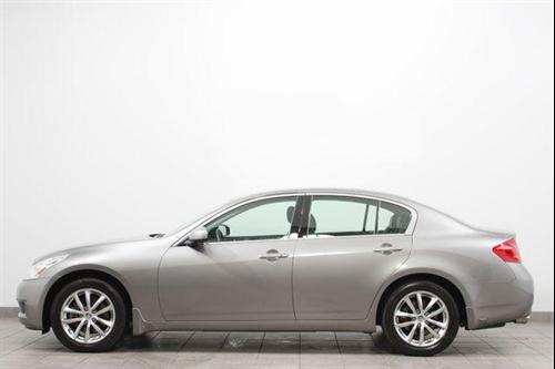 Infiniti G35 2007 photo 2