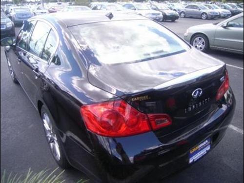 Infiniti G35 2007 photo 4