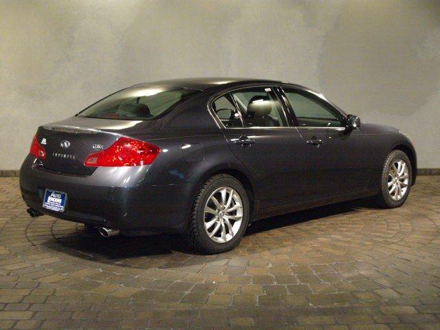 Infiniti G35 2007 photo 2