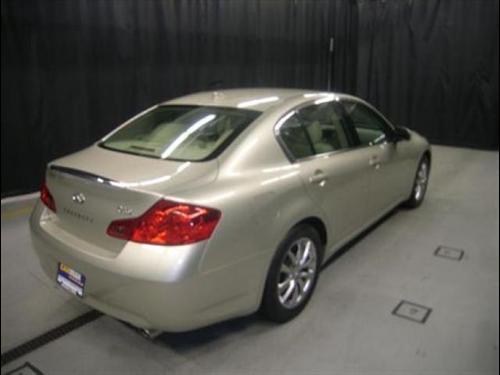 Infiniti G35 2007 photo 3