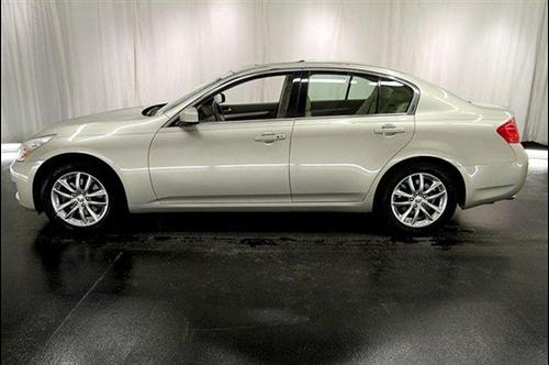 Infiniti G35 2007 photo 2