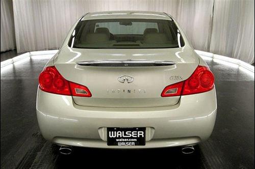 Infiniti G35 2007 photo 3