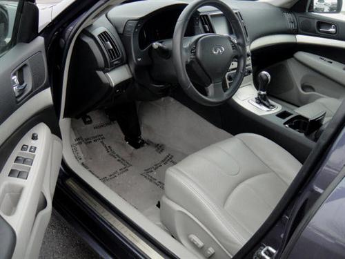 Infiniti G35 2007 photo 2
