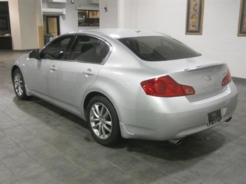 Infiniti G35 2007 photo 2