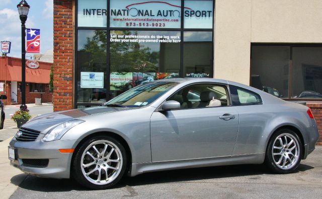 Infiniti G35 2007 photo 2