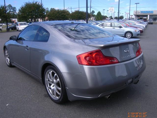 Infiniti G35 2007 photo 3