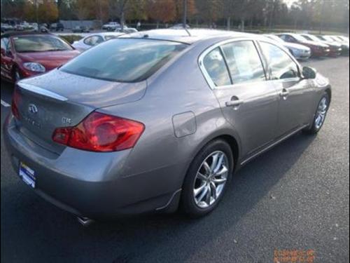 Infiniti G35 2007 photo 2