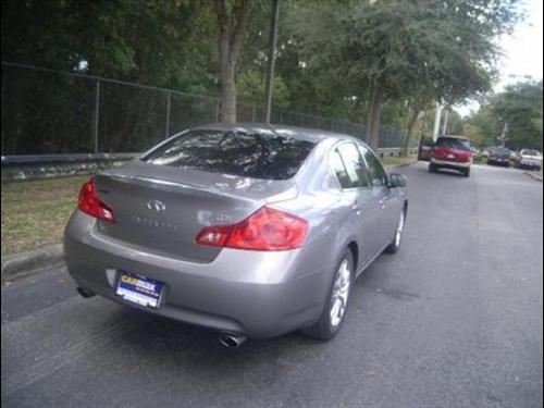 Infiniti G35 2007 photo 2