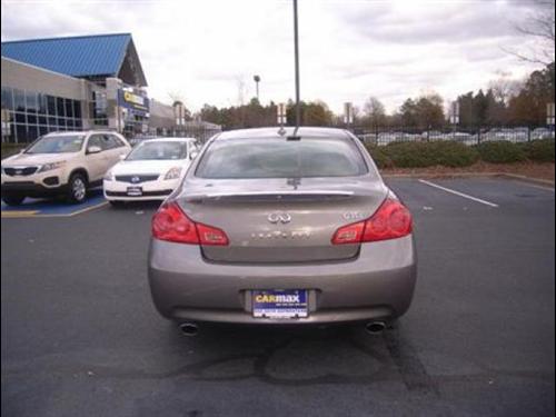 Infiniti G35 2008 photo 3