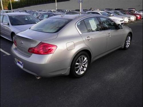 Infiniti G35 2008 photo 2
