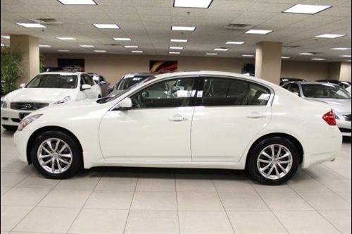 Infiniti G35 2008 photo 2