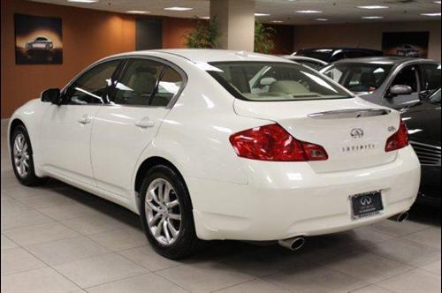 Infiniti G35 2008 photo 3